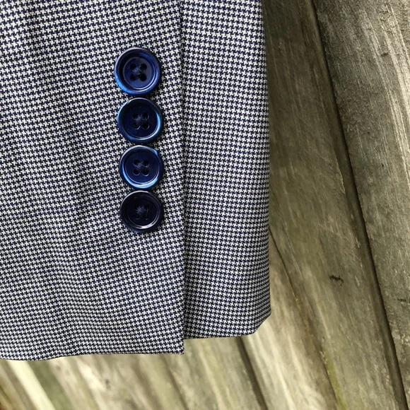 Brooks Brothers - Picture 6 of 16